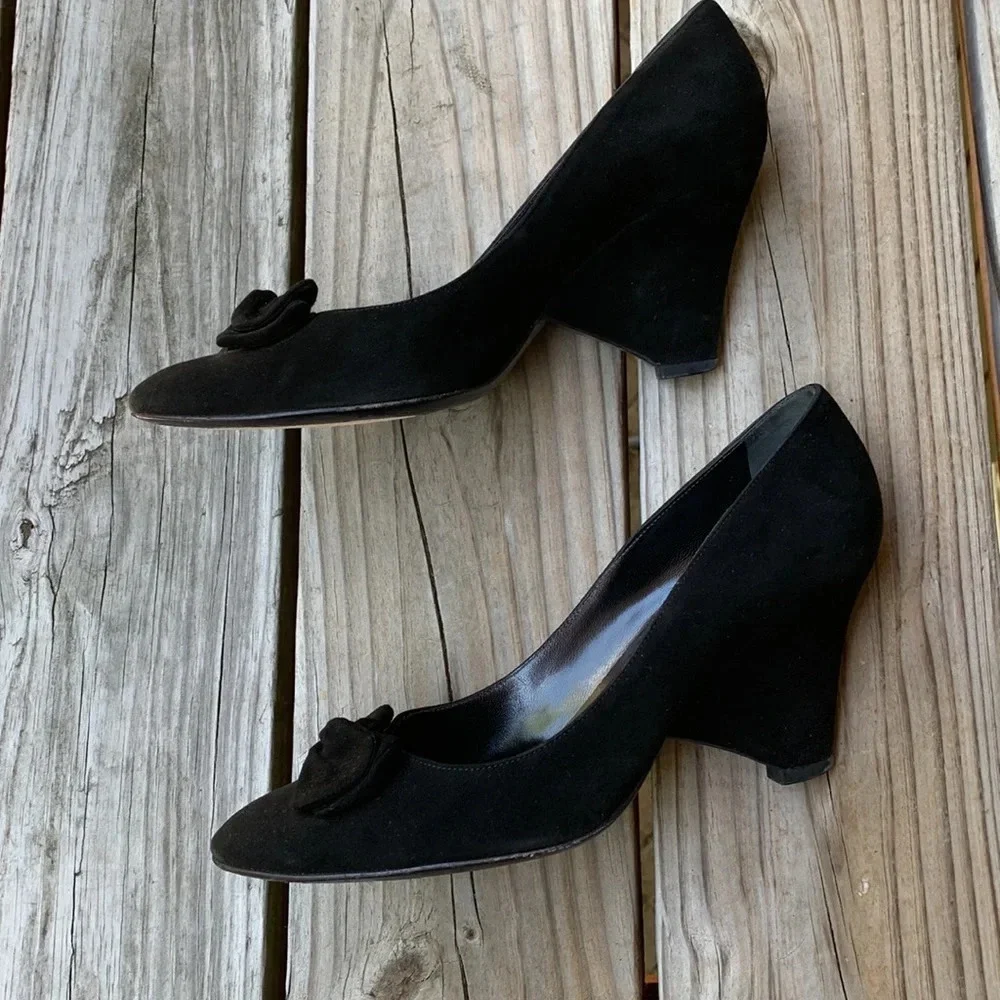 Sergio Rossi size 41 black suede bow wedge heels made in Italy